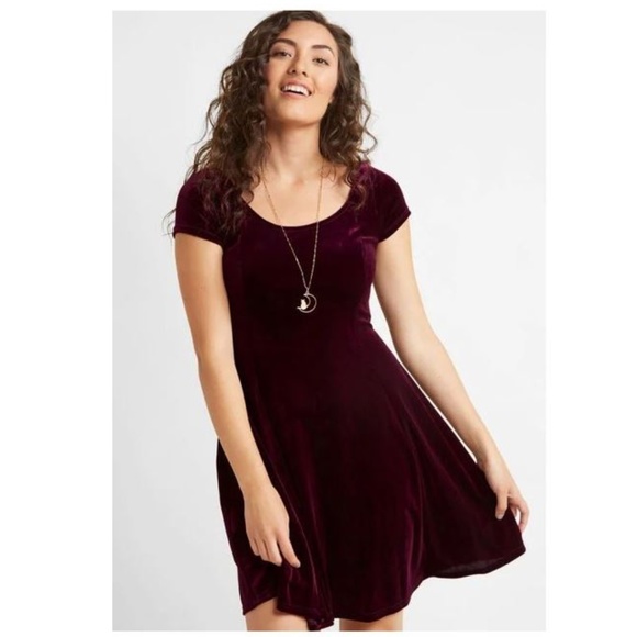 LAST ONE! Chic Scoop Neck Velvet A Line Dress - Picture 2 of 8